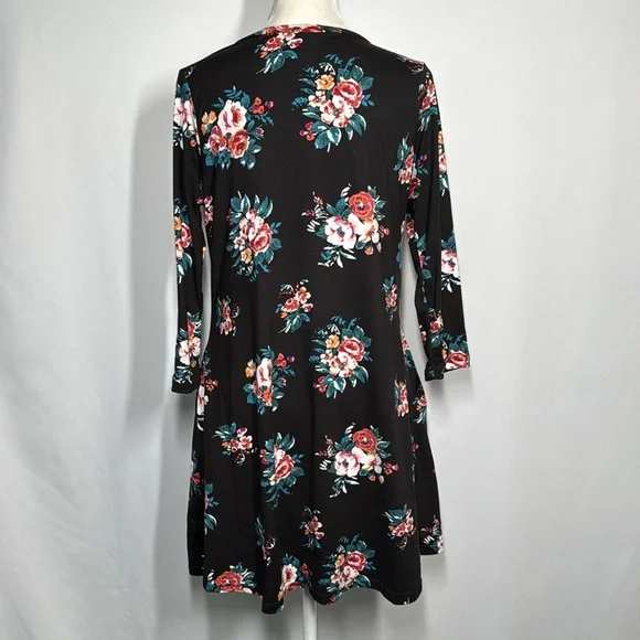 ❤️3/$30 Lildy Floral 3/4 Sleeve Black Tunic Dress - Picture 6 of 9